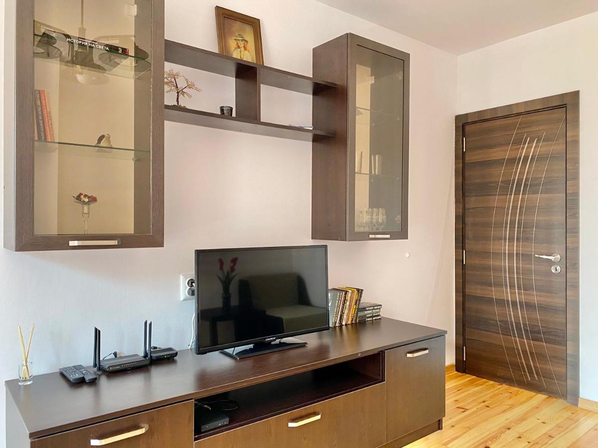 Bright Central Studio For 4 In Бургас Экстерьер фото