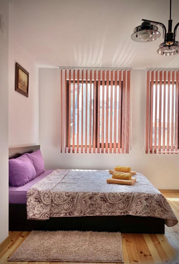 Bright Central Studio For 4 In Бургас Экстерьер фото
