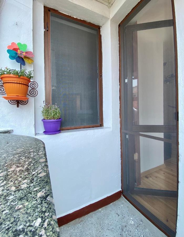 Bright Central Studio For 4 In Бургас Экстерьер фото